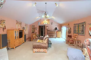 104 Columbine St, Crystal Lake, IL 60014 - Photo 4