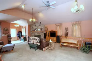 104 Columbine St, Crystal Lake, IL 60014 - Photo 2