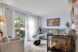 7012 98th St, Chicago Ridge, IL 60415 - Photo 8