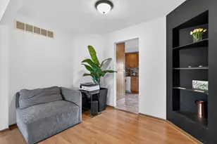 805 Addleman St, Joliet, IL 60431 - Photo 6