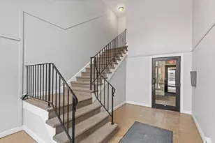 906 W Alleghany Dr, Arlington Heights, IL 60004 - Photo 2