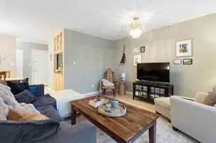 906 W Alleghany Dr, Arlington Heights, IL 60004 - Photo 6