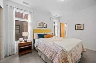 1915 W Henderson St, Chicago, IL 60657 - Photo 12