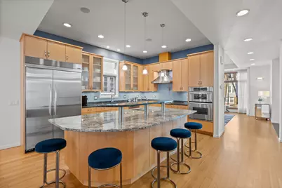 1915 W Henderson Street, Chicago, IL 60657 - Photo 4