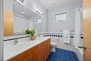 1915 W Henderson St, Chicago, IL 60657 - Photo 16