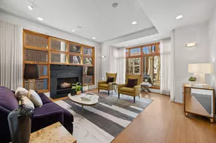 1915 W Henderson St, Chicago, IL 60657 - Photo 2