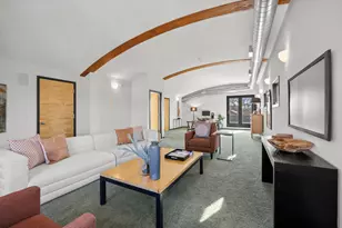 1915 W Henderson St, Chicago, IL 60657 - Photo 20