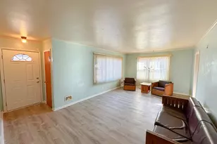 619 W Bluff St, Streator, IL 61364 - Photo 2