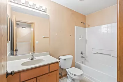 601 W Kristina Lane, Round Lake, IL 60073 - Photo 16