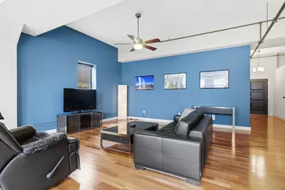 212 N Center Street #301, Bloomington, IL 61701 - Photo 6