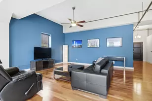 212 N Center St, Bloomington, IL 61701 - Photo 6