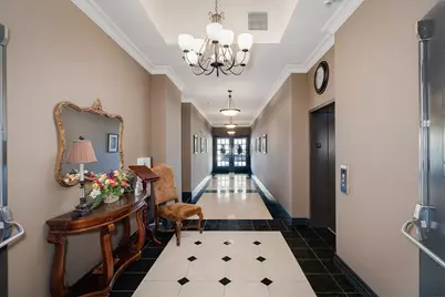 212 N Center Street #301, Bloomington, IL 61701 - Photo 32