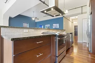 212 N Center St, Bloomington, IL 61701 - Photo 10