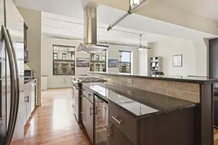 212 N Center St, Bloomington, IL 61701 - Photo 18