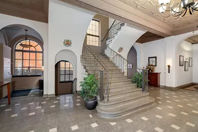 212 N Center Street #301, Bloomington, IL 61701 - Photo 34