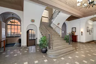 212 N Center St, Bloomington, IL 61701 - Photo 34