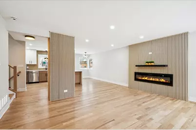 730 N Wilshire Lane, Arlington Heights, IL 60004 - Photo 2