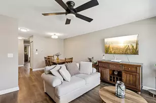 336 Ozark Dr, Bolingbrook, IL 60440 - Photo 6