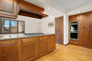 304 E Tall Trees Ln, Palatine, IL 60067 - Photo 10