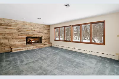 304 E Tall Trees Lane, Palatine, IL 60067 - Photo 4