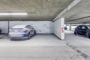 9725 Woods Dr, Skokie, IL 60077 - Photo 28