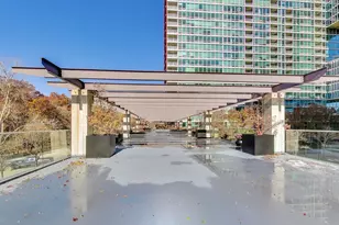 9725 Woods Dr, Skokie, IL 60077 - Photo 34