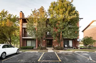 9910 Treetop Dr, Orland Park, IL 60462 - Photo 4