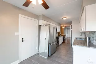 9910 Treetop Dr, Orland Park, IL 60462 - Photo 16