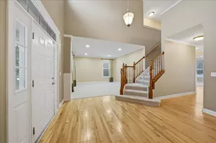 346 Copper Springs Ln, Elgin, IL 60124 - Photo 2