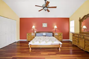 1096 Viewpoint Dr, Lake in the Hills, IL 60156 - Photo 14