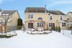 1096 Viewpoint Dr, Lake in the Hills, IL 60156 - Photo 26