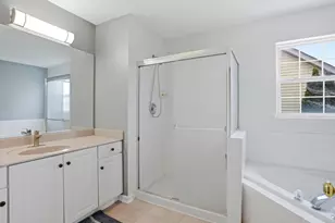 1096 Viewpoint Dr, Lake in the Hills, IL 60156 - Photo 16