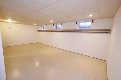 9011 Gardner Road, Fox River Grove, IL 60021 - Photo 18