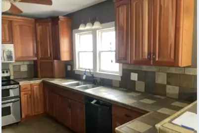 107 N Thomas Avenue, Polo, IL 61064 - Photo 6