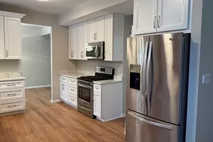 994 Cambridge Dr, Grayslake, IL 60030 - Photo 6