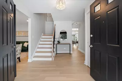 168 Farmgate Drive, Schaumburg, IL 60193 - Photo 2