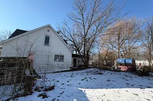 205 N Hunt St, Melvin, IL 60952 - Photo 10