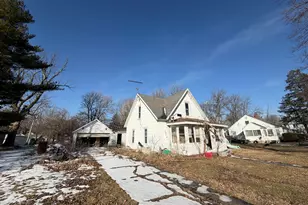 205 N Hunt St, Melvin, IL 60952 - Photo 2