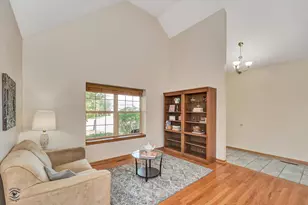 8057 W Duane Dr, Frankfort, IL 60423 - Photo 4