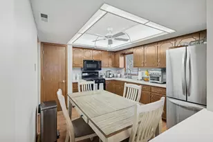 15701 Foxbend Ct, Orland Park, IL 60462 - Photo 6