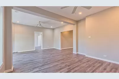 1327 E 52nd Street #302, Chicago, IL 60615 - Photo 8