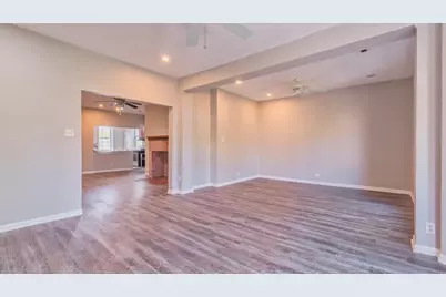 1327 E 52nd Street #302, Chicago, IL 60615 - Photo 4