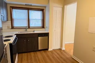 5240 Galitz St, Skokie, IL 60077 - Photo 8