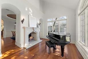 411 W Jefferson Ave, Naperville, IL 60540 - Photo 6