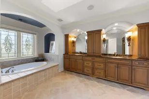 411 W Jefferson Ave, Naperville, IL 60540 - Photo 24