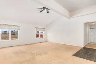 909 W Northwind Dr, Sandwich, IL 60548 - Photo 6