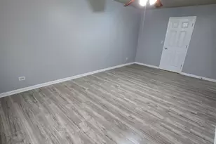 10389 Dearlove Rd, Glenview, IL 60625 - Photo 6