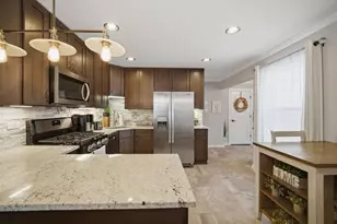 289 Navajo Trail, Buffalo Grove, IL 60089 - Photo 12