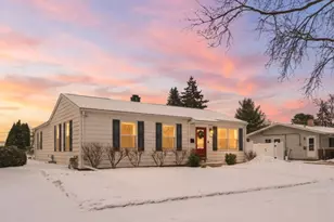 289 Navajo Trail, Buffalo Grove, IL 60089 - Photo 2