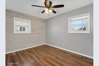 27 Hawthorne Lane, Streamwood, IL 60107 - Photo 12